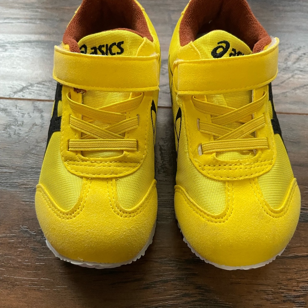 9c Pokémon ASICS only worn inside